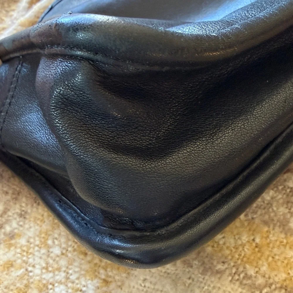 EUC TUMI Vintage UNISEX Black Leather Attractive Travel Work Crossbody